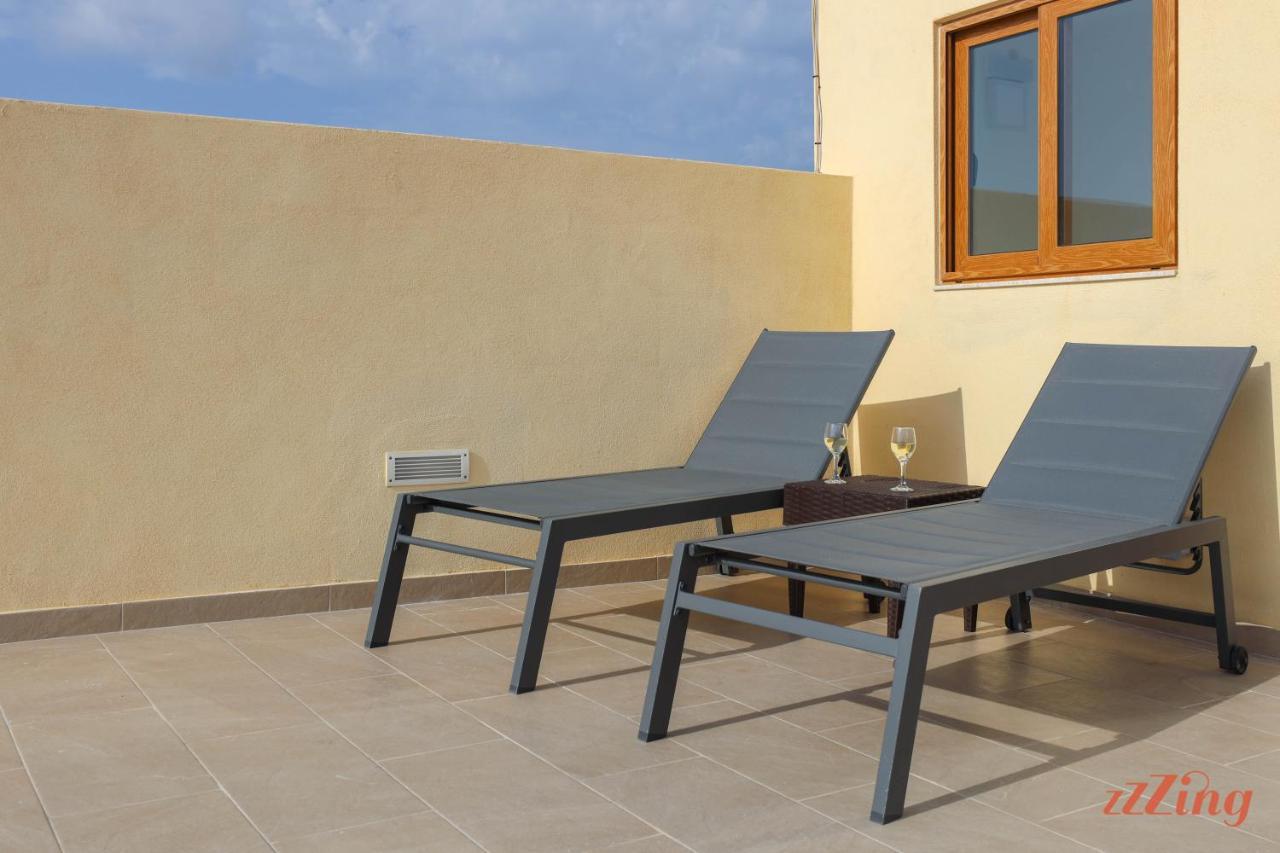 Luxurious Duplex Seafront Apt W Amazing Sea Views Birżebbuġa Eksteriør billede