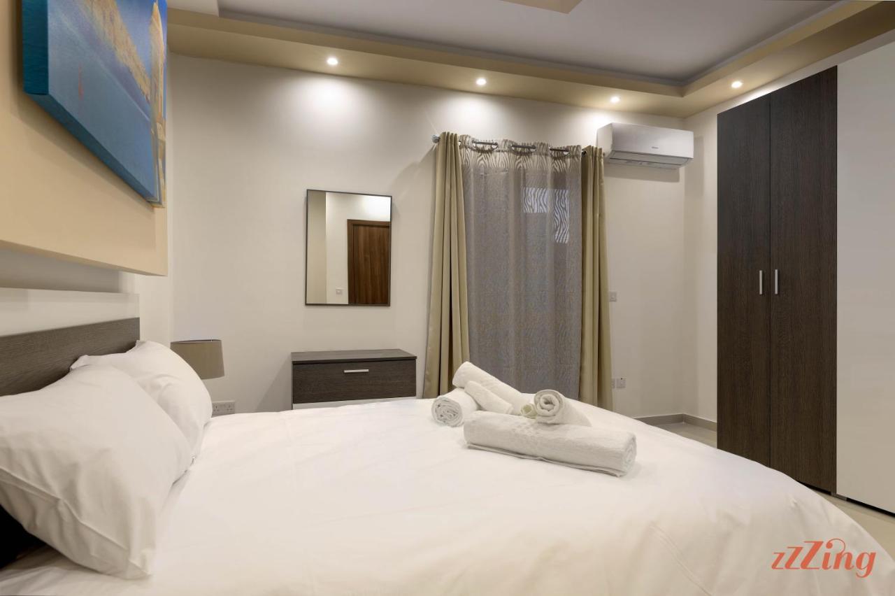 Luxurious Duplex Seafront Apt W Amazing Sea Views Birżebbuġa Eksteriør billede